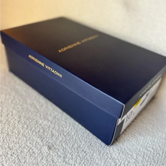 Adrienne Vittadini Gold Wedge Sandals NEW in Box - Picture 12 of 13